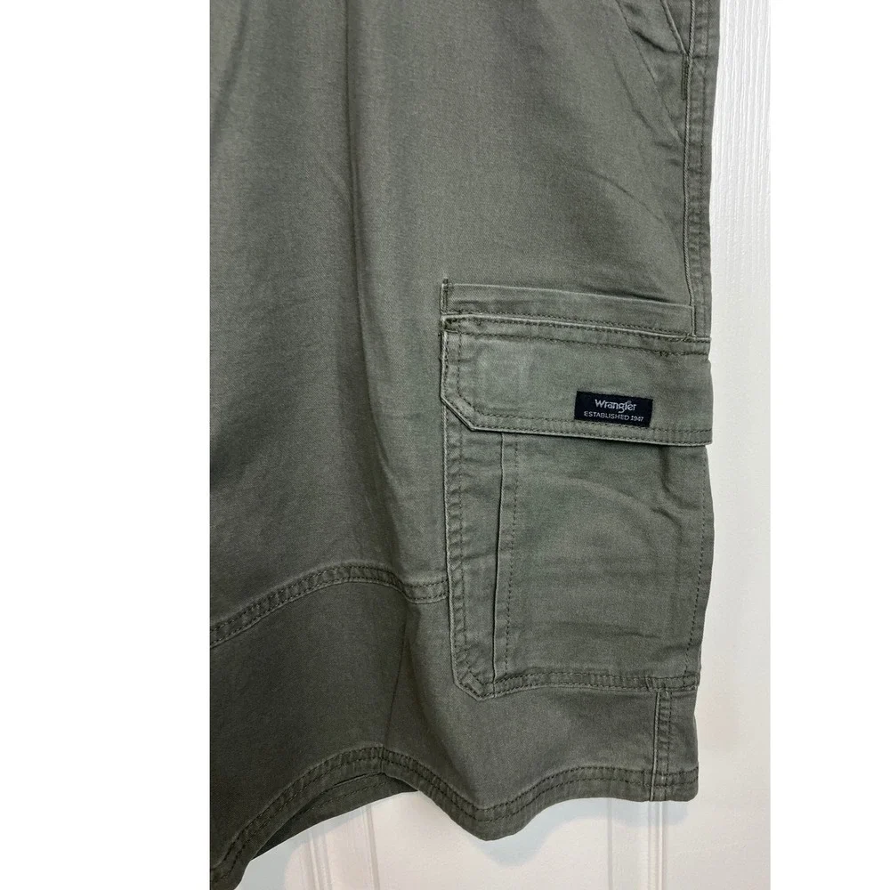 Wrangler Cargo Shorts Men 48 Green Relaxed Fit Natural Waist G6CXWOH Utility G18